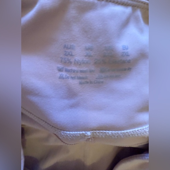 Leggings women's NWT Beige  yoga pants style Pockets Size XL Sport Waistband - Picture 8 of 14